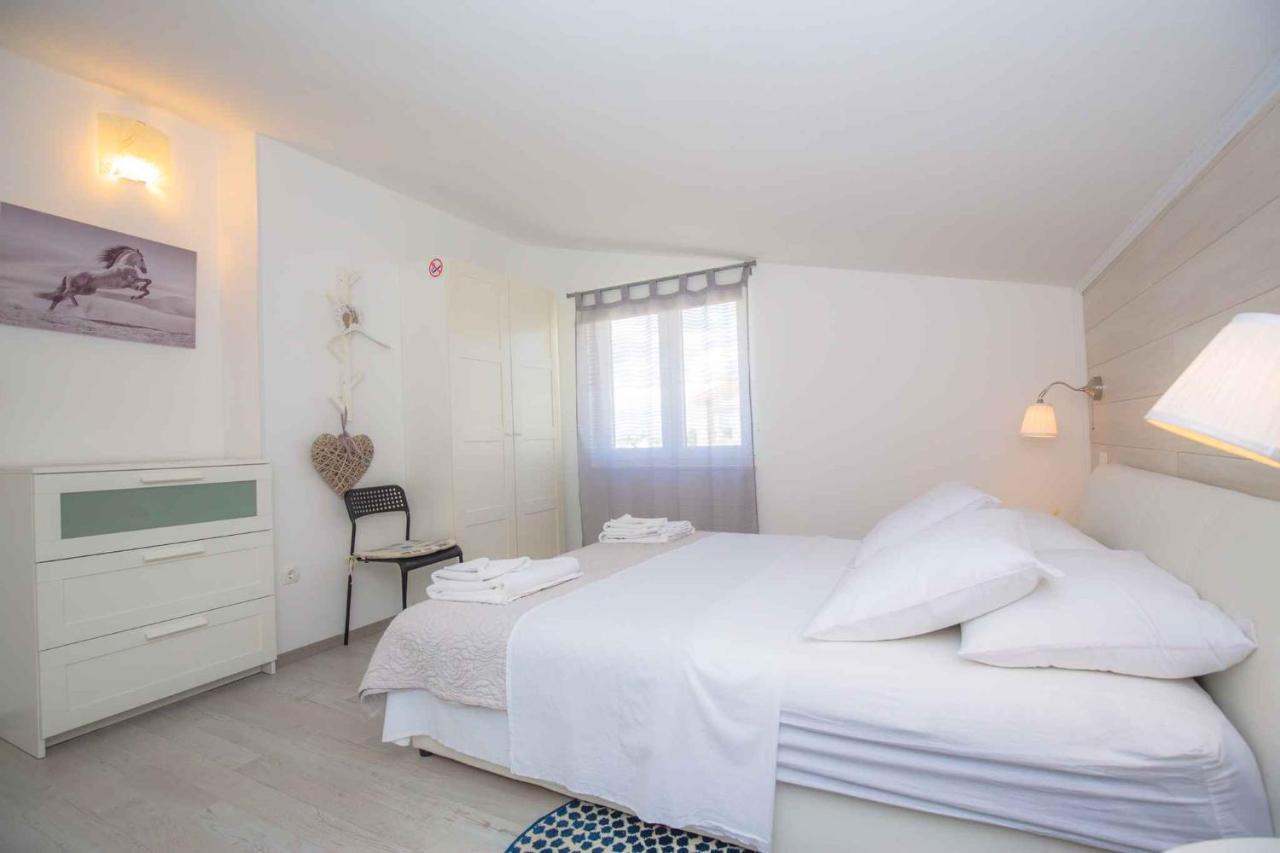 Apartments In Rogoznica 36019 Екстериор снимка