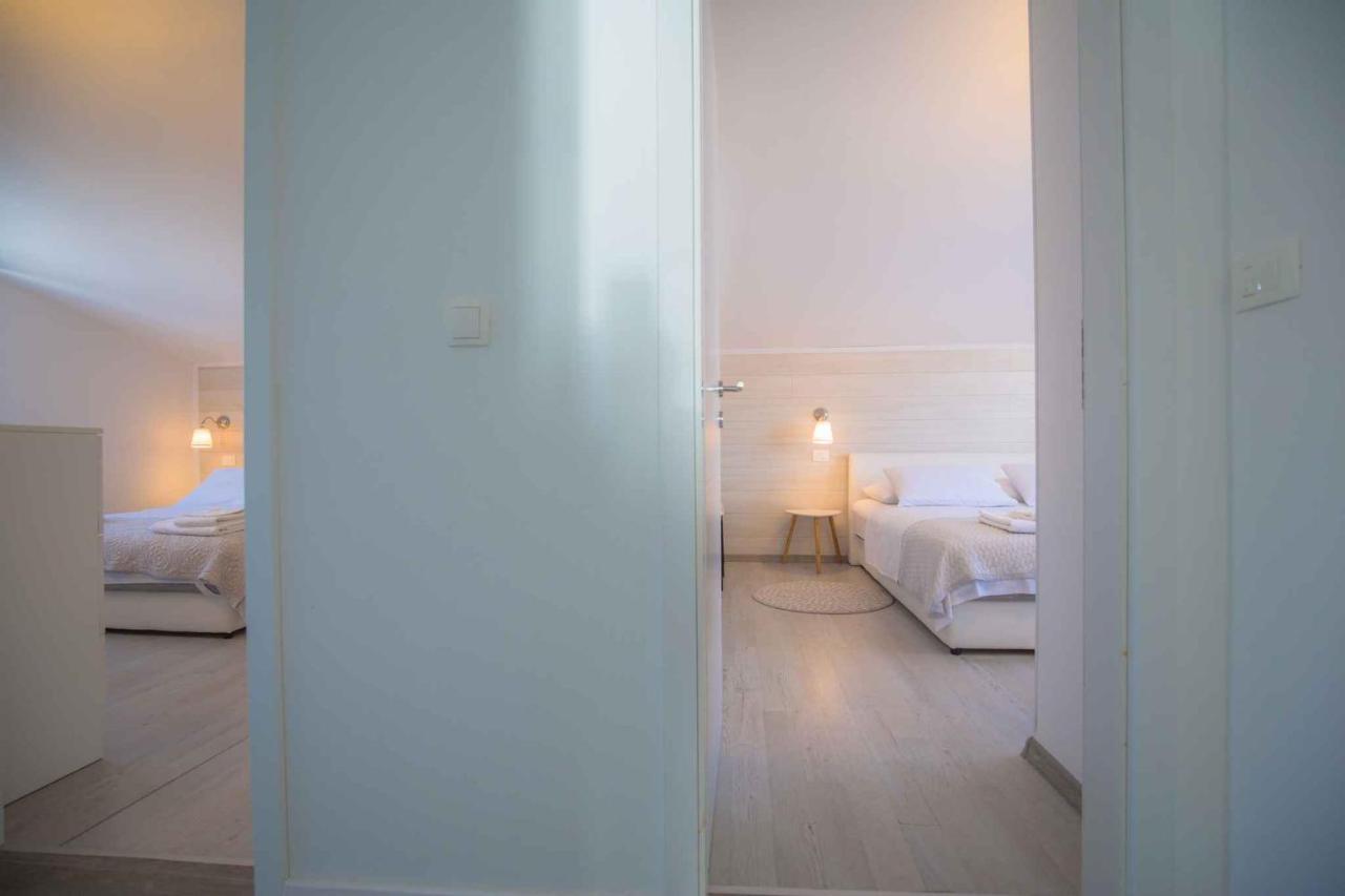 Apartments In Rogoznica 36019 Екстериор снимка