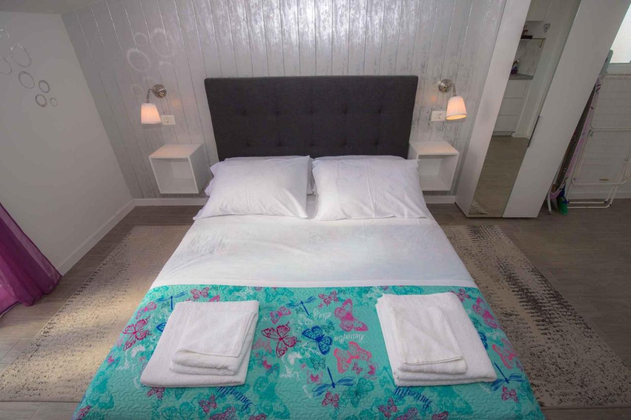 Apartments In Rogoznica 36019 Екстериор снимка