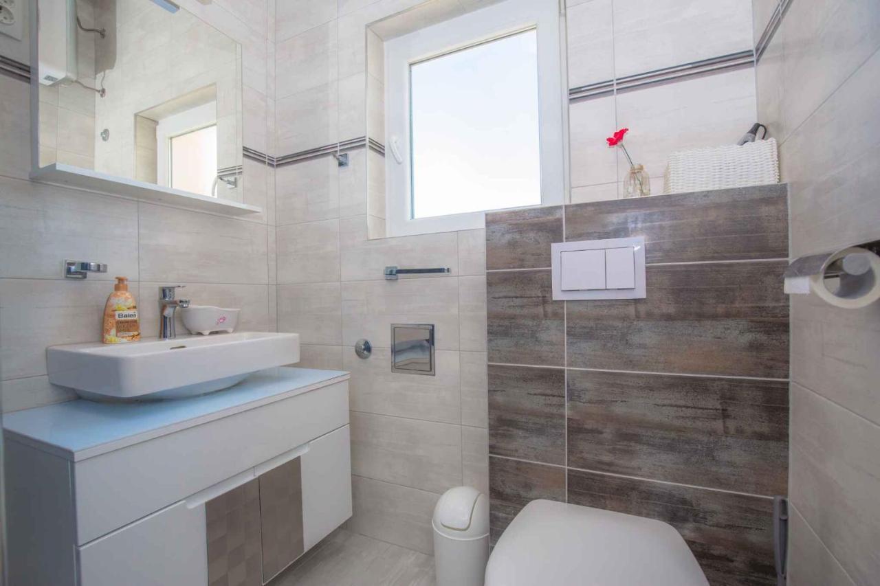 Apartments In Rogoznica 36019 Екстериор снимка