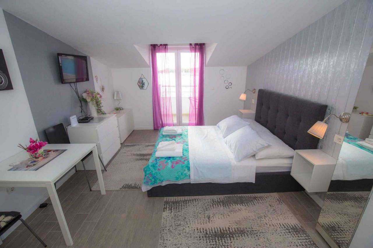 Apartments In Rogoznica 36019 Екстериор снимка