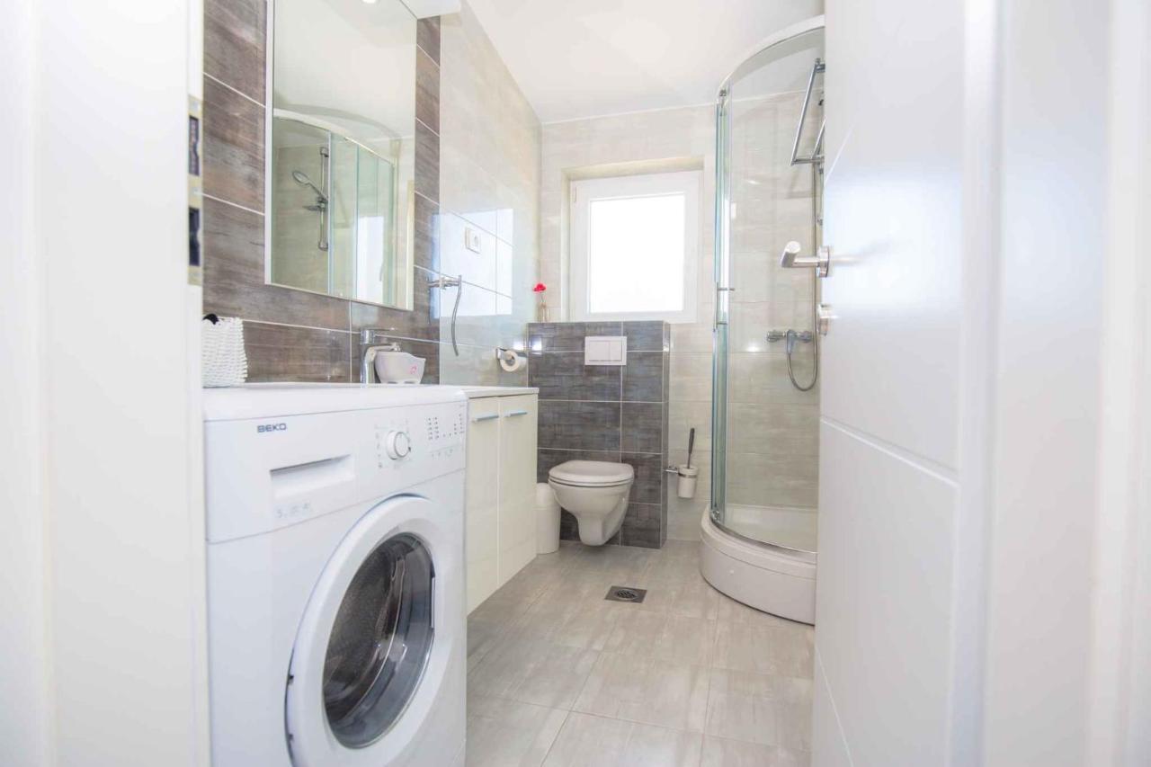 Apartments In Rogoznica 36019 Екстериор снимка