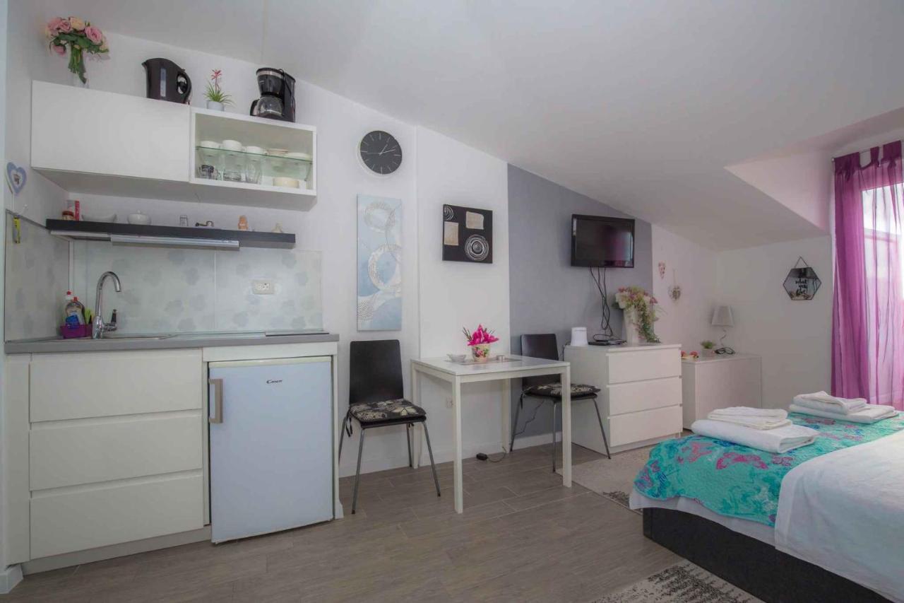 Apartments In Rogoznica 36019 Екстериор снимка