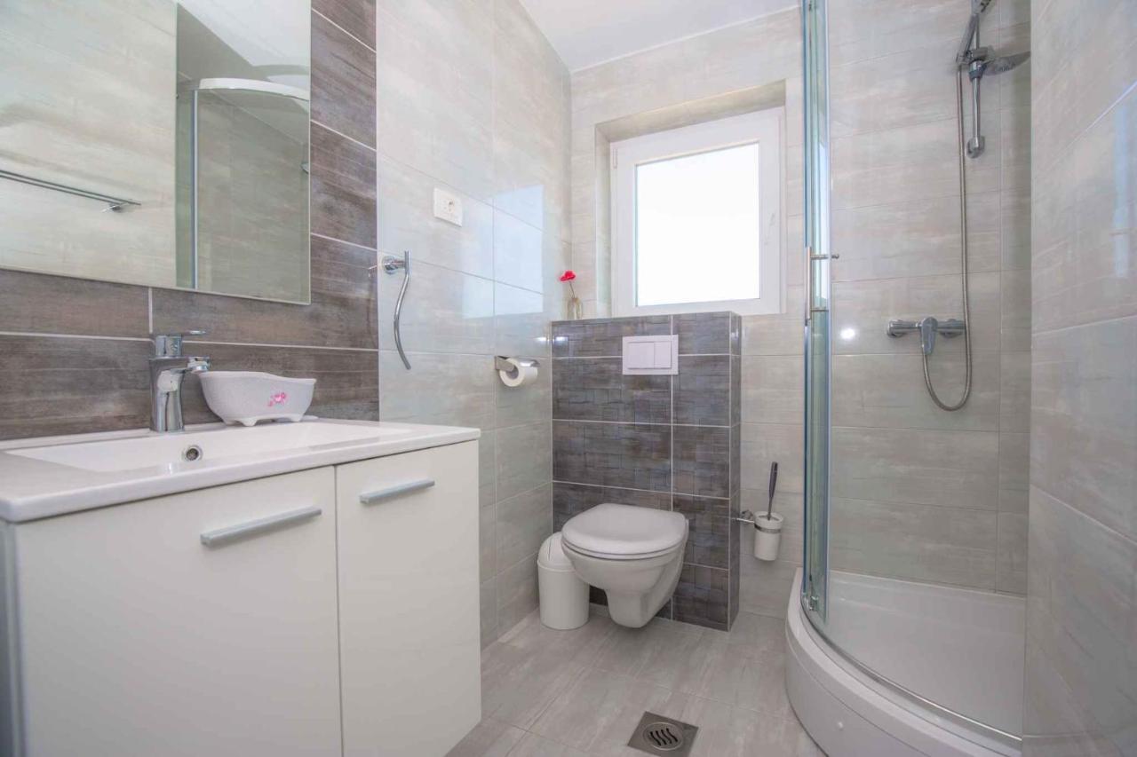 Apartments In Rogoznica 36019 Екстериор снимка