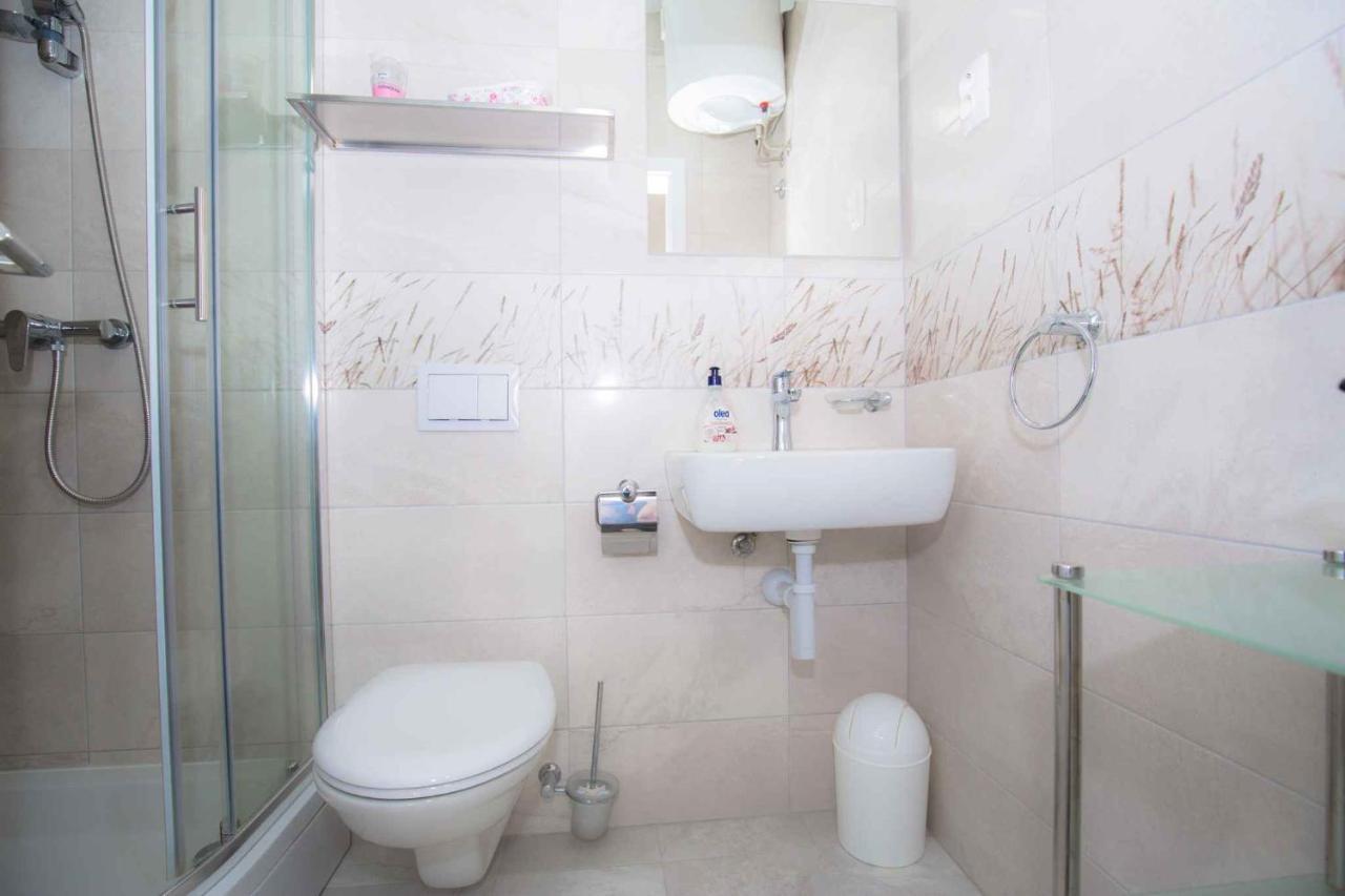 Apartments In Rogoznica 36019 Екстериор снимка