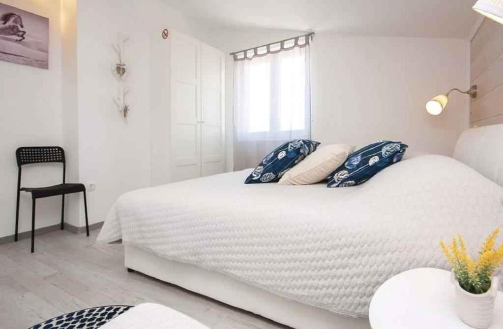 Apartments In Rogoznica 36019 Екстериор снимка
