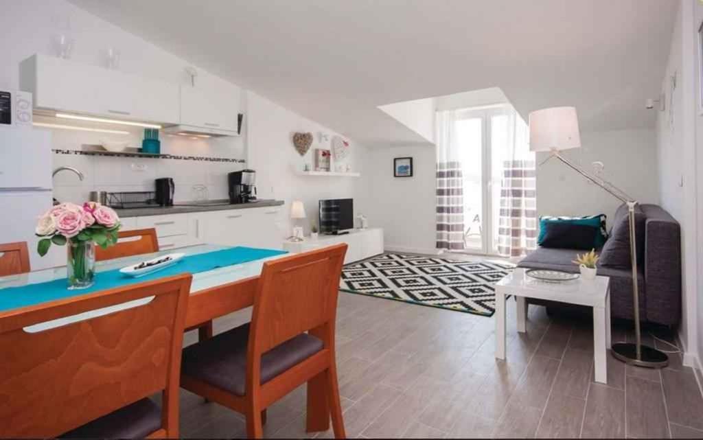 Apartments In Rogoznica 36019 Екстериор снимка